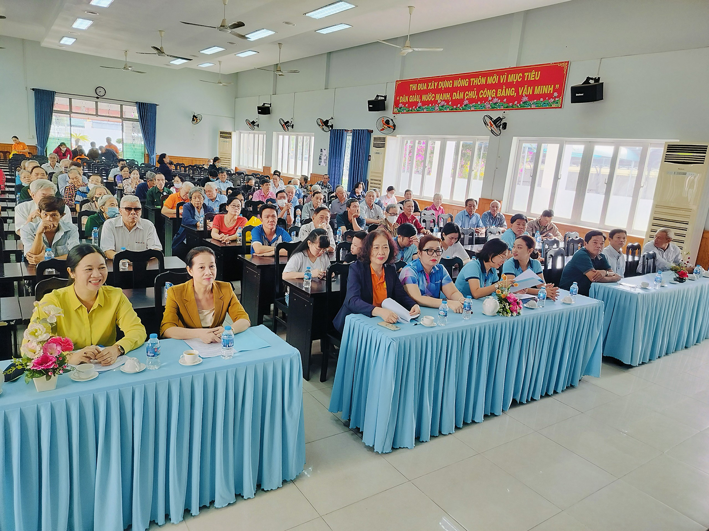 Chăm lo tết năm 2024