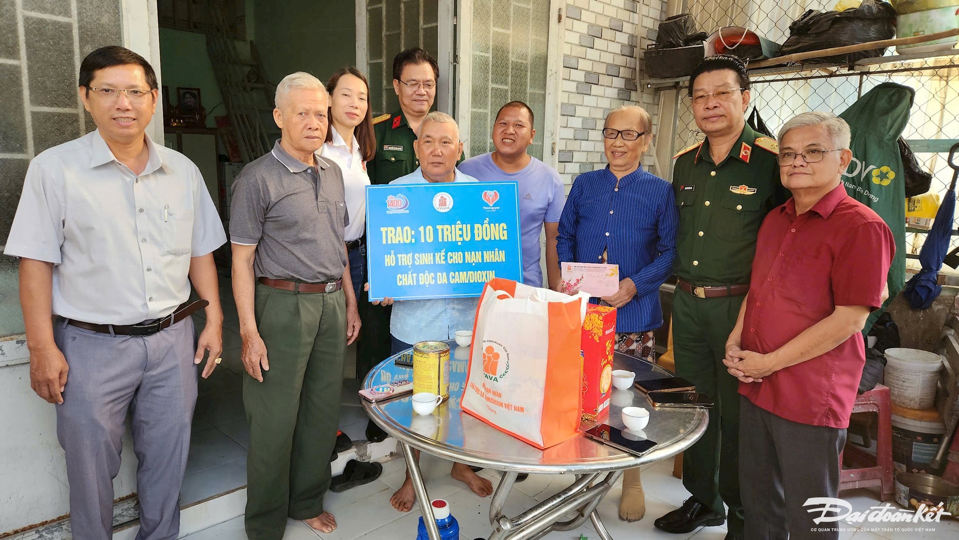 Đoàn trao hỗ trợ sinh kế cho nạn nhân chất độc Da cam/Dioxin ngày 21/1.