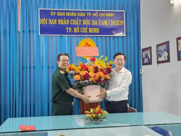 Chúc mừng Ngày Thầy thuốc Việt Nam