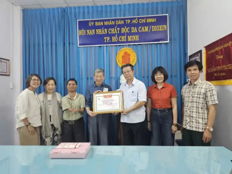 LAN TỎA TÌNH NGƯỜI XUYÊN BIÊN GIỚI